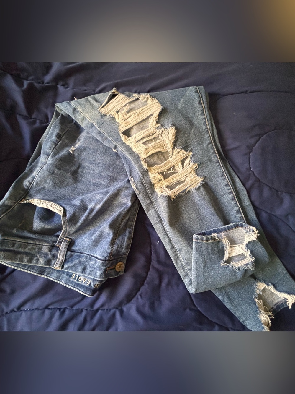 American Eagle  Distressed Blue stretchy Skinny Jeans